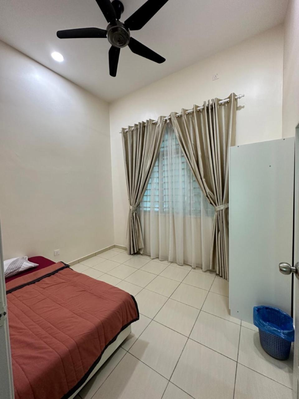 Rumahku Homestay, Taman Jasin Perdana Exterior photo